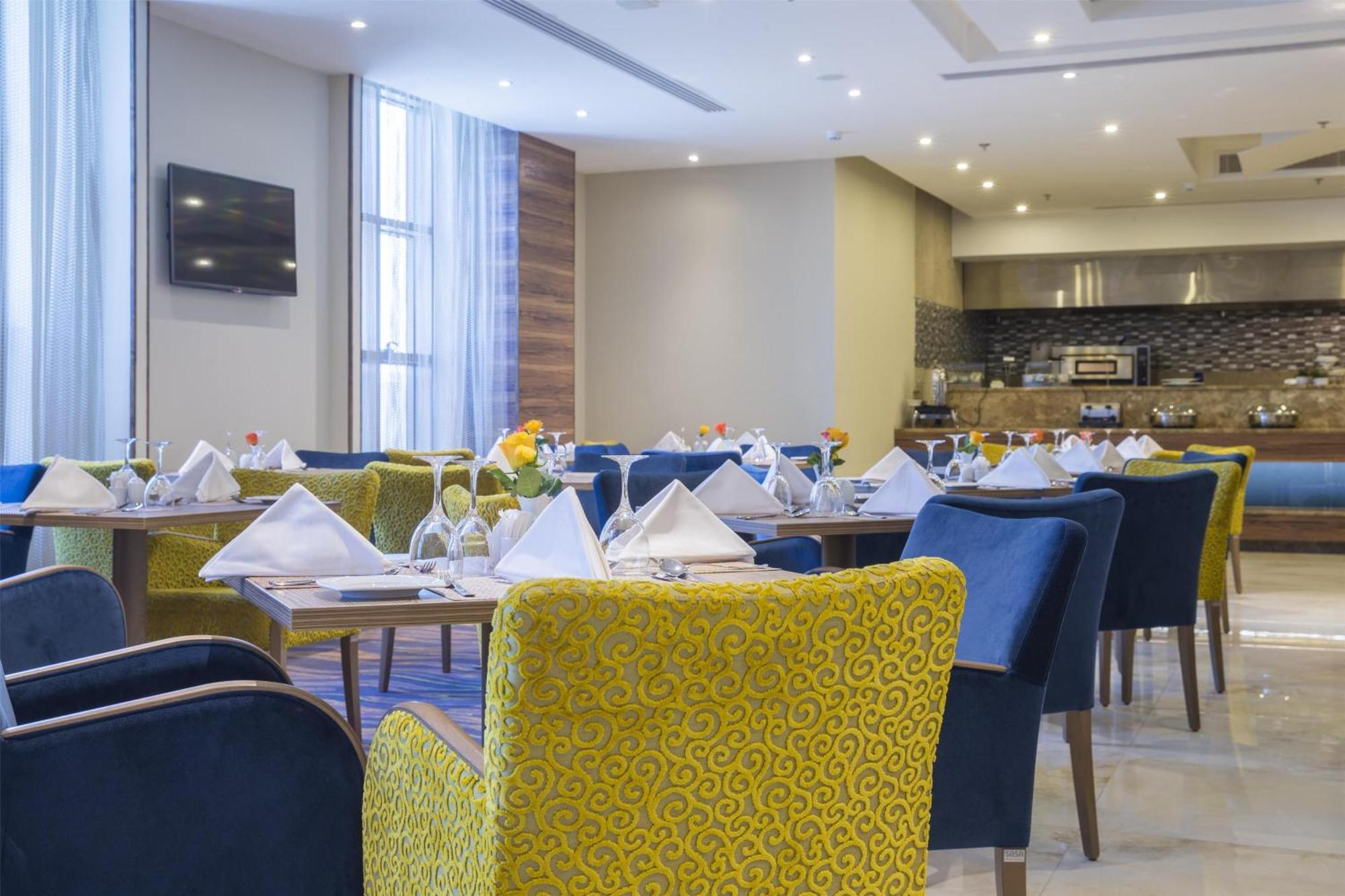Radisson Blu Plaza Jeddah Hotel Екстериор снимка